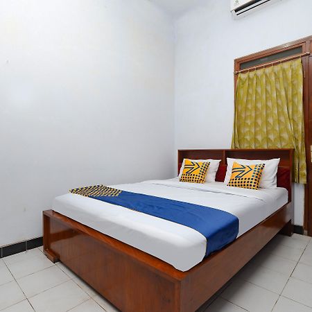 Oyo 2240 Simpang Tujuh Residence Kudus المظهر الخارجي الصورة