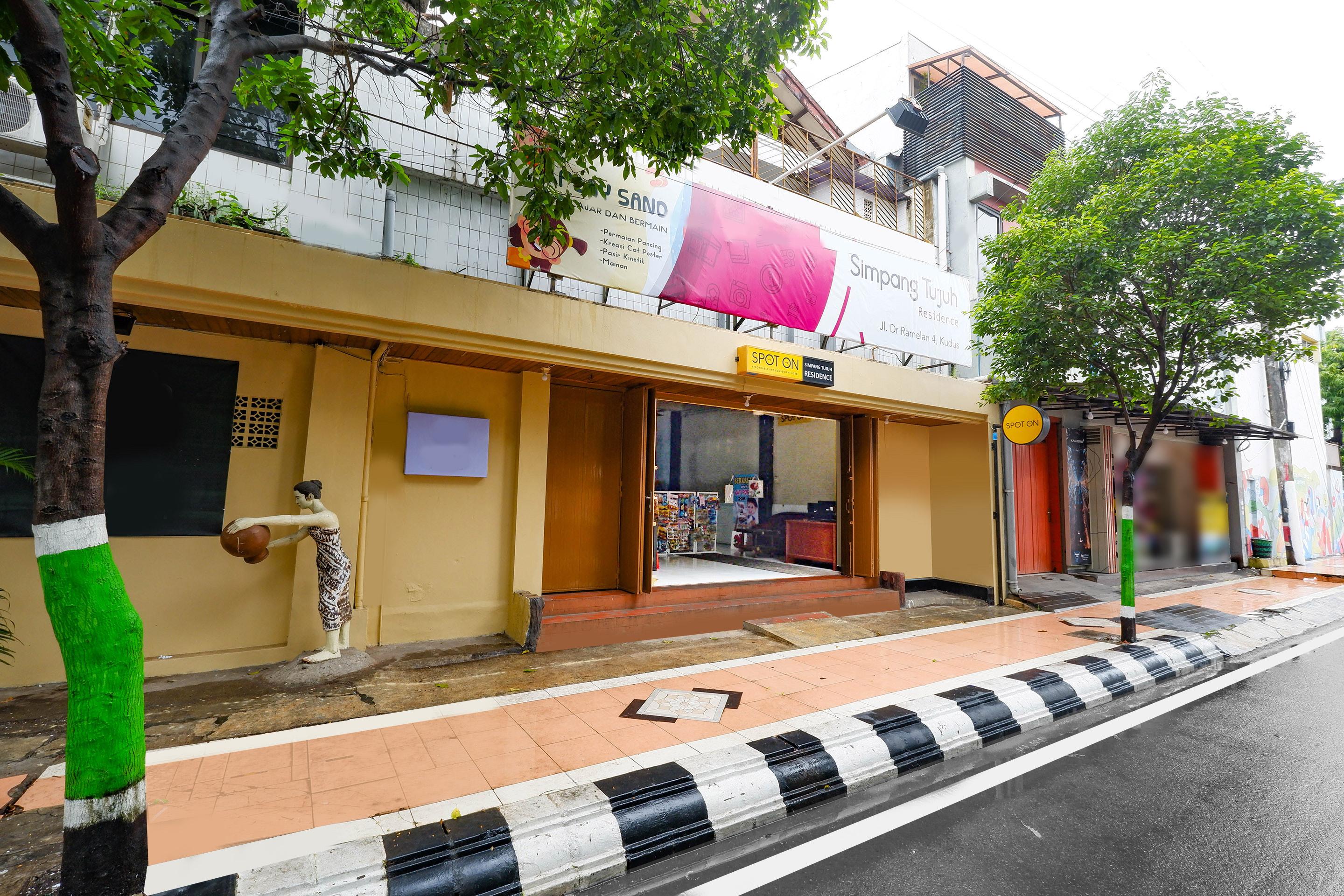 Oyo 2240 Simpang Tujuh Residence Kudus المظهر الخارجي الصورة